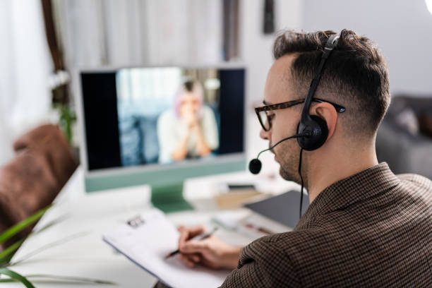 ACTIVIDADES ADMINISTRATIVAS EN LA RELACIÓN CON EL CLIENTE